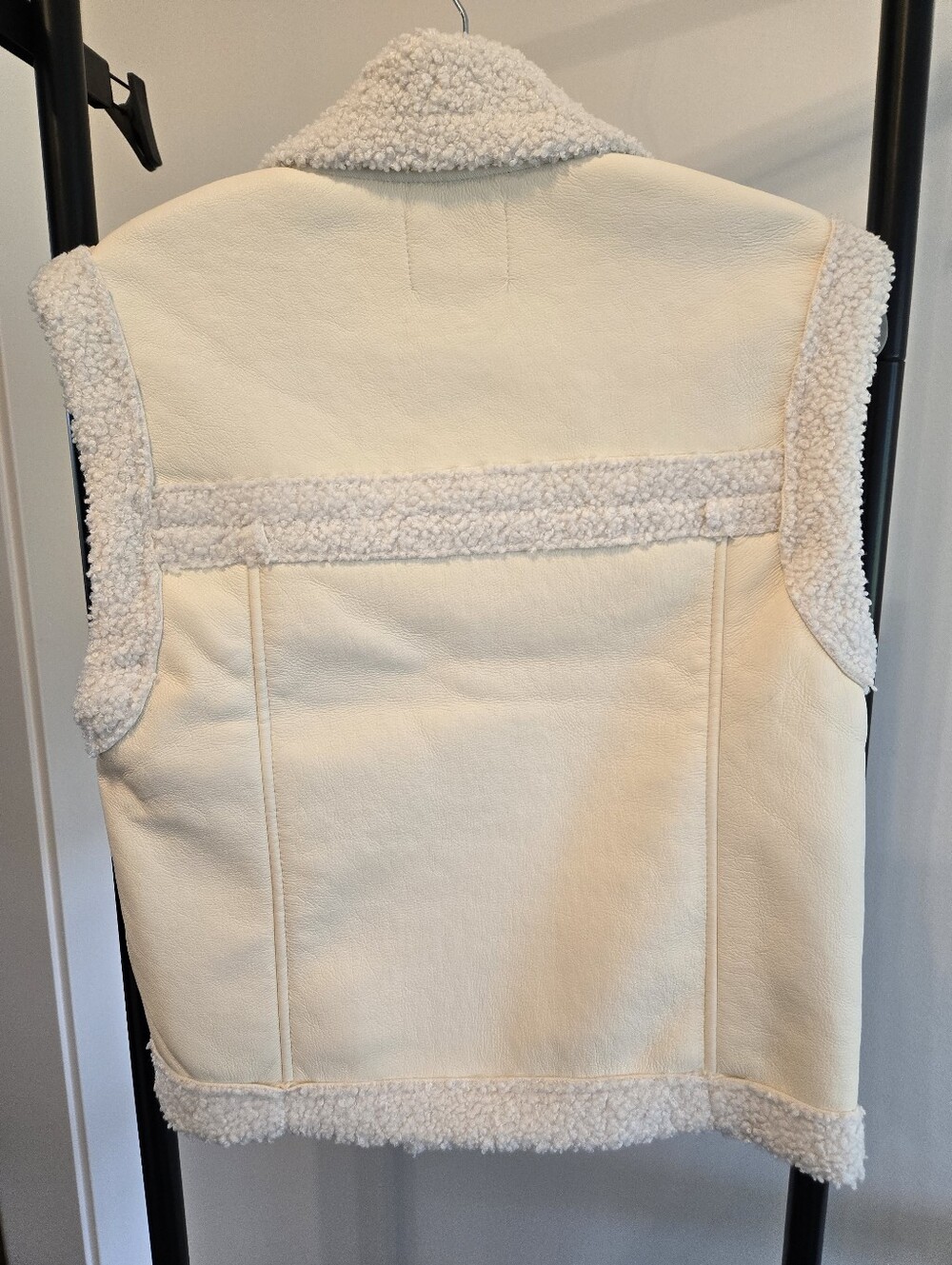 Love Tree Cream white Faux Leather & Sherpa Zip Front Vest Size SMALL - Picture 3 of 3